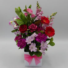 Load image into Gallery viewer, Florist Choice Posie Box