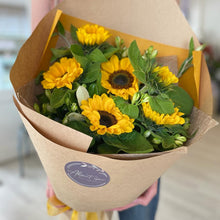 Load image into Gallery viewer, Florist Choice Bouquet