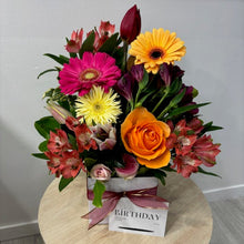 Load image into Gallery viewer, Florist Choice Posie Box