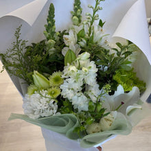 Load image into Gallery viewer, Luxe Cream and Green Bouquet