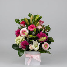 Load image into Gallery viewer, Florist Choice Posie Box