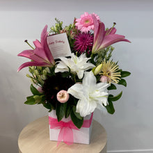 Load image into Gallery viewer, Florist Choice Posie Box