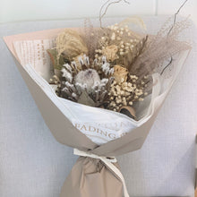 Load image into Gallery viewer, Warm Ivory Mocha Bouquet