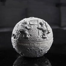 Load image into Gallery viewer, Concrete Lunar Ashtray