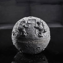 Load image into Gallery viewer, Concrete Lunar Ashtray