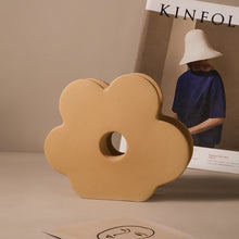 Load image into Gallery viewer, Floral Matte Vase