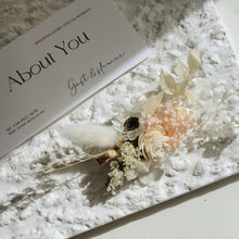 Load image into Gallery viewer, Hair Clip- Dried Flower
