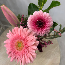 Load image into Gallery viewer, Baby Vase Posie - Pick Up Only
