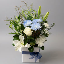 Load image into Gallery viewer, Hi Baby! Flowers &amp; Teddy
