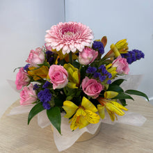 Load image into Gallery viewer, Florist Choice Hatbox Arrangement (Preorder)
