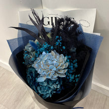 Load image into Gallery viewer, Ocean Love Blue Dried Bouquet
