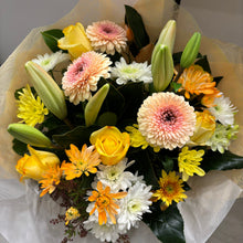 Load image into Gallery viewer, Sunbeam Smile Bouquet
