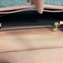 Load image into Gallery viewer, Flower Clasp Leather Wallet
