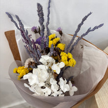 Load image into Gallery viewer, Statice Bouquet - Dried Flowers
