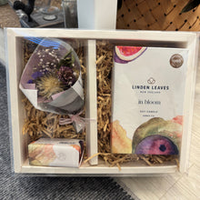 Load image into Gallery viewer, Amber Fig Gift Pack - Linden Leaves
