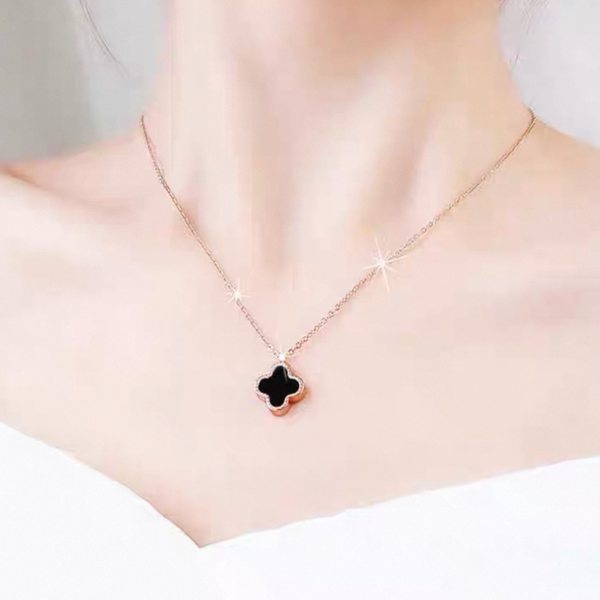 Four Leaf Clover necklaces - 18k plated (Double Sided)