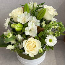 Load image into Gallery viewer, Elegance Hatbox Arrangement - Fresh Flowers
