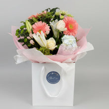 Load image into Gallery viewer, Florist Choice Posies In Bag
