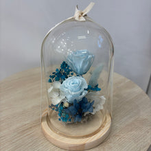 Load image into Gallery viewer, Glass Dome  - Sky Blue roses
