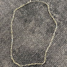 Load image into Gallery viewer, Silver Glittering Necklace
