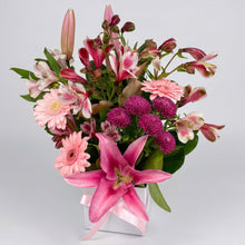 Load image into Gallery viewer, Florist Choice Posie Box

