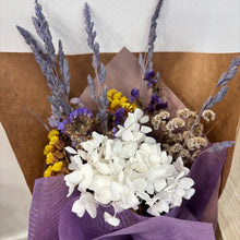 Load image into Gallery viewer, Statice Bouquet - Dried Flowers
