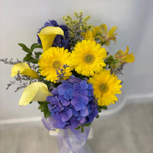 Load image into Gallery viewer, Summer Classic - Posies Box Arrangement
