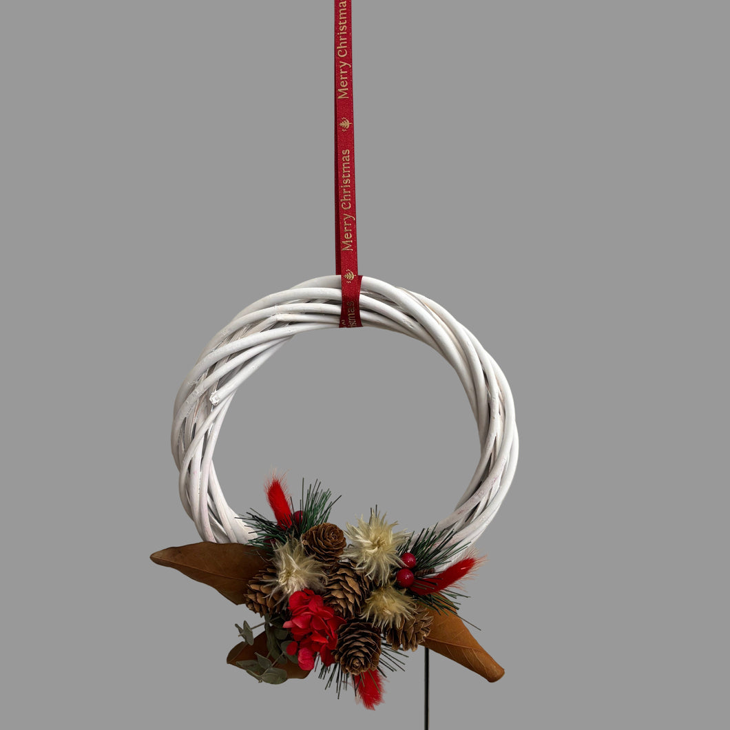 Christmas Wreath - Preserved hydrangea & Pine Cones