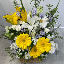 Load image into Gallery viewer, Fleurs Sauvages Arrangement
