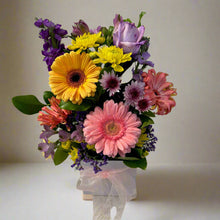 Load image into Gallery viewer, Florist Choice Posie Box
