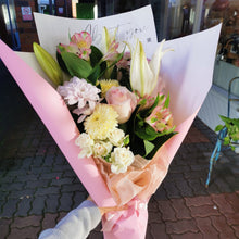 Load image into Gallery viewer, Pastel Bouquet

