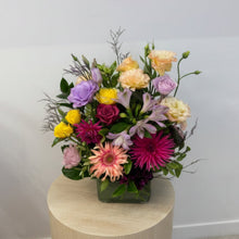 Load image into Gallery viewer, Florist Choice Posie Box
