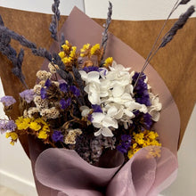Load image into Gallery viewer, Statice Bouquet - Dried Flowers

