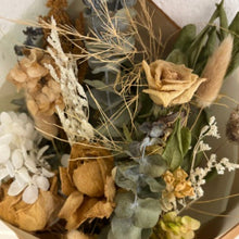 Load image into Gallery viewer, Cream Bouquet
