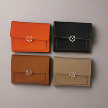 Load image into Gallery viewer, Flower Clasp Leather Wallet
