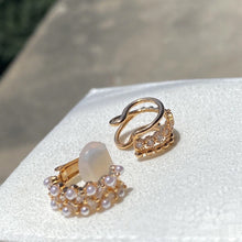 Load image into Gallery viewer, Gold Pearl Clip Earrings
